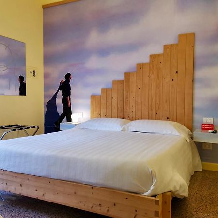 Red Carpet Rooms Бари Экстерьер фото