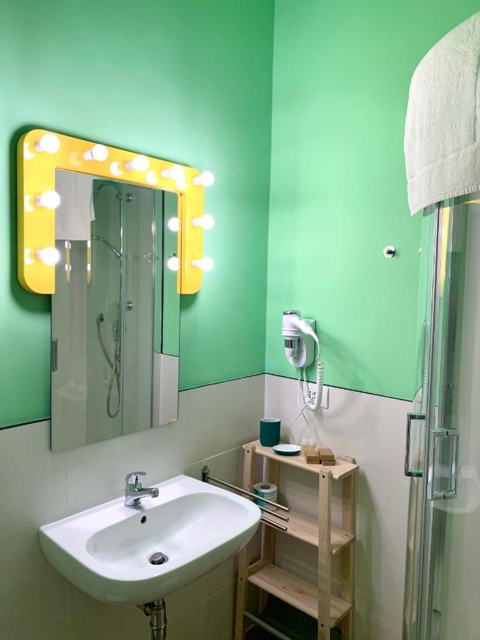 Red Carpet Rooms Бари Экстерьер фото